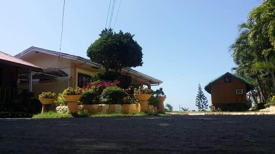 Sea Breeze Beachfront Home And Cottages San Juan (La Union) Exterior foto