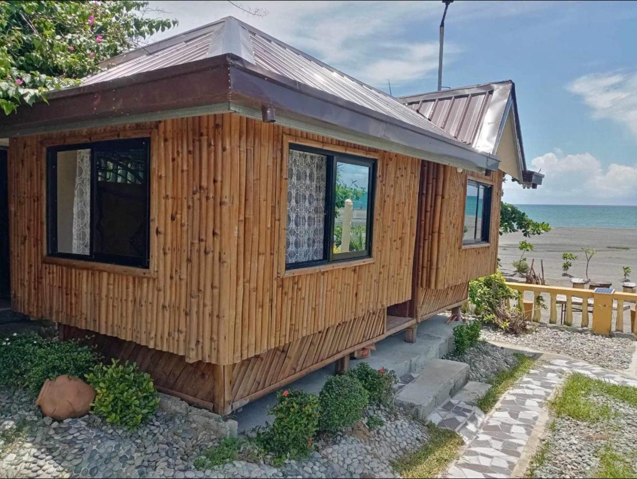 Sea Breeze Beachfront Home And Cottages San Juan (La Union) Exterior foto