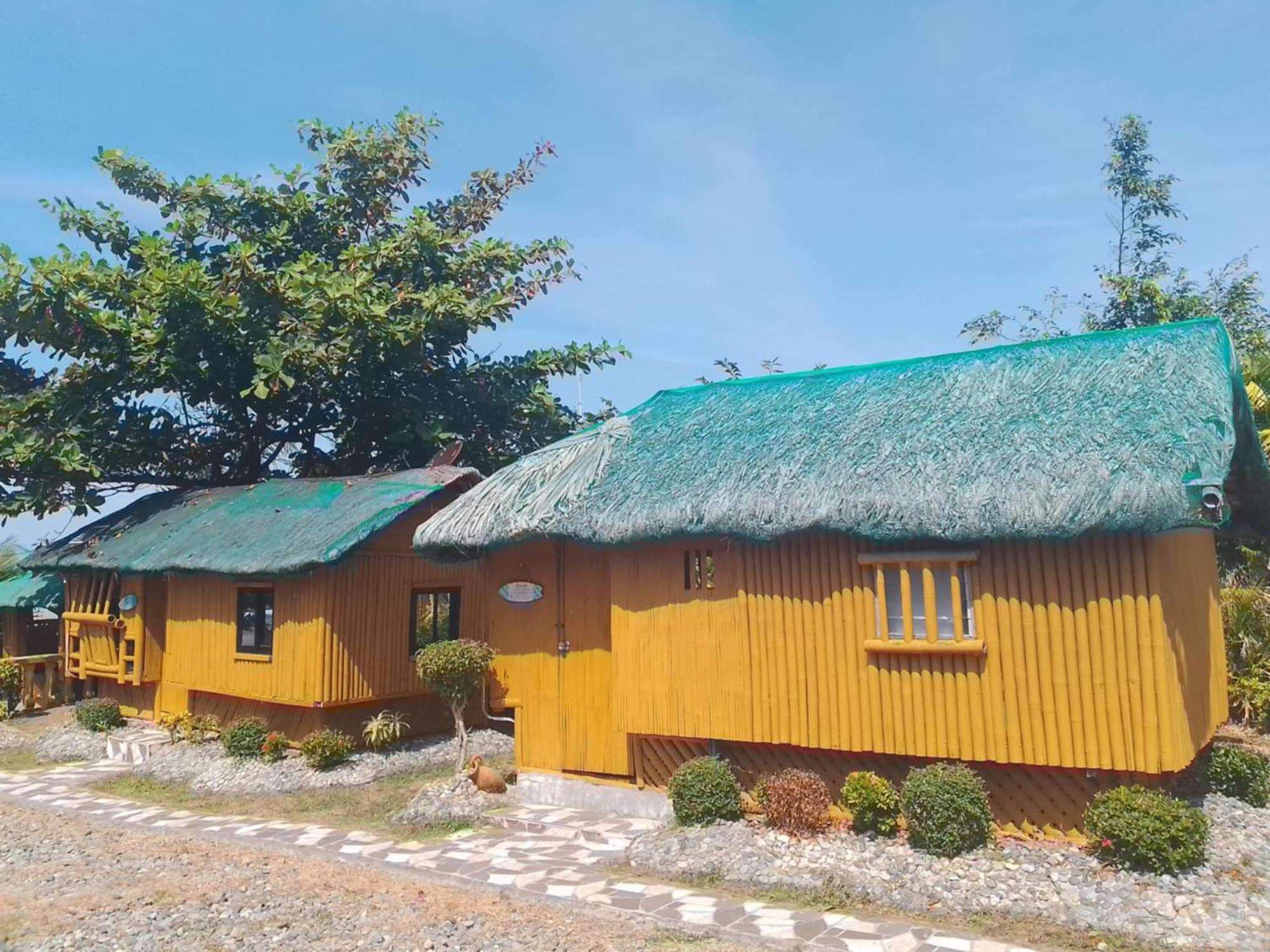 Sea Breeze Beachfront Home And Cottages San Juan (La Union) Exterior foto