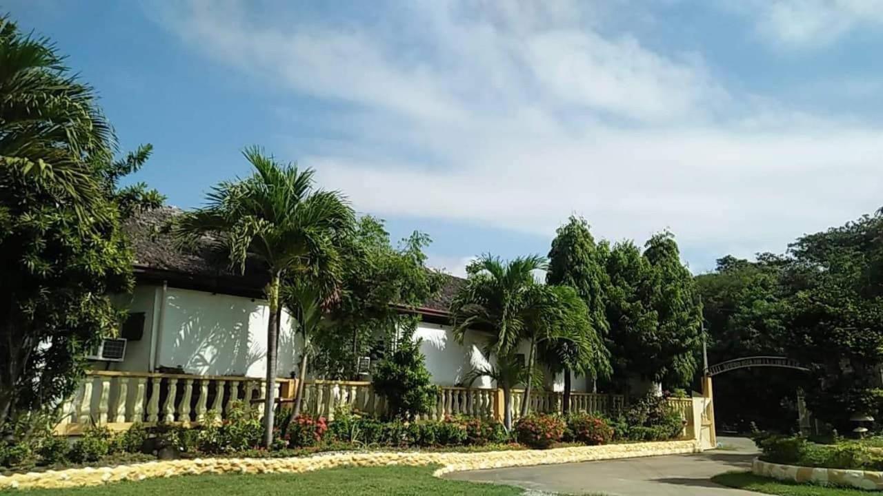 Sea Breeze Beachfront Home And Cottages San Juan (La Union) Exterior foto